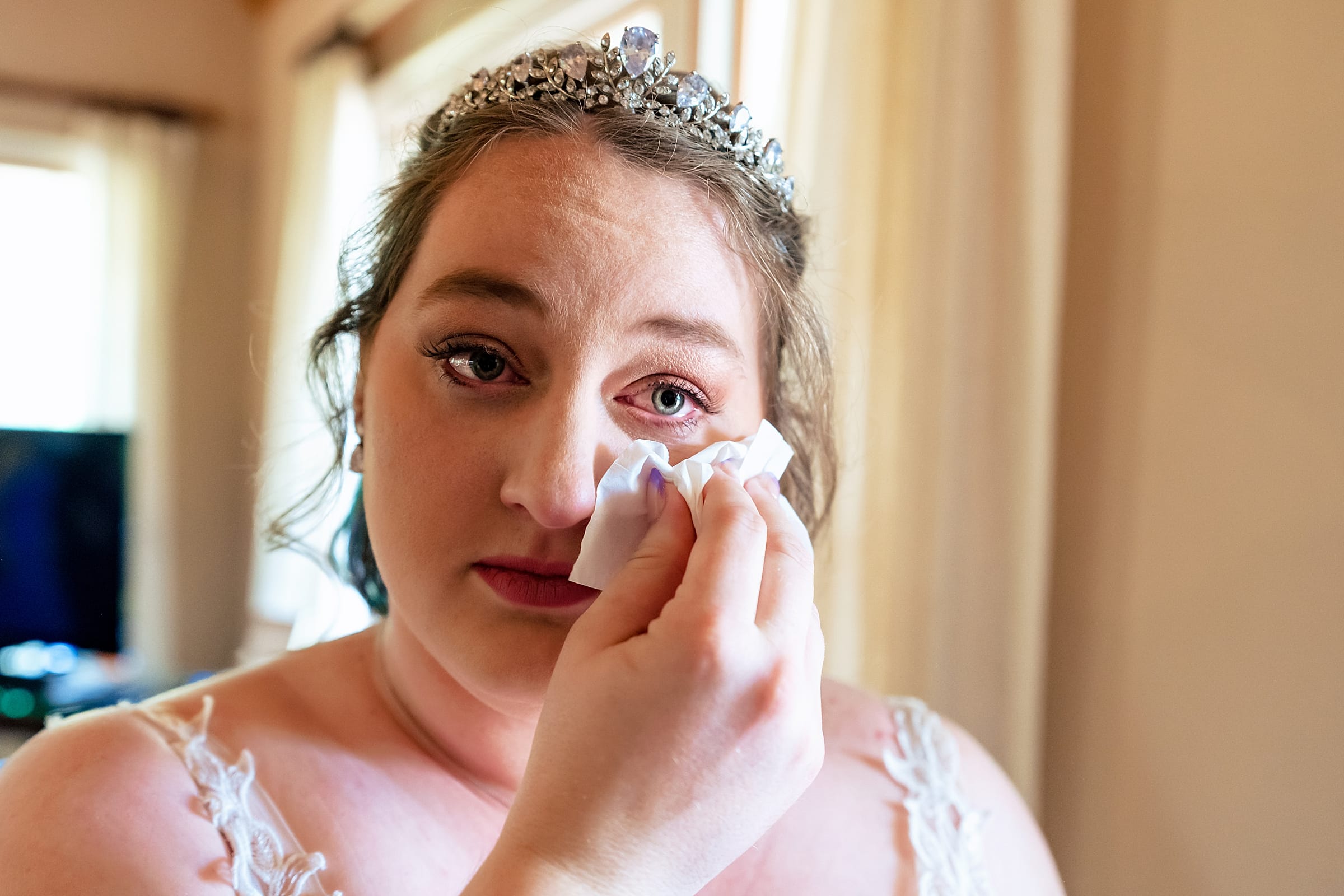 Bride's emotional first look with her father and brother | kivusandcamera.com