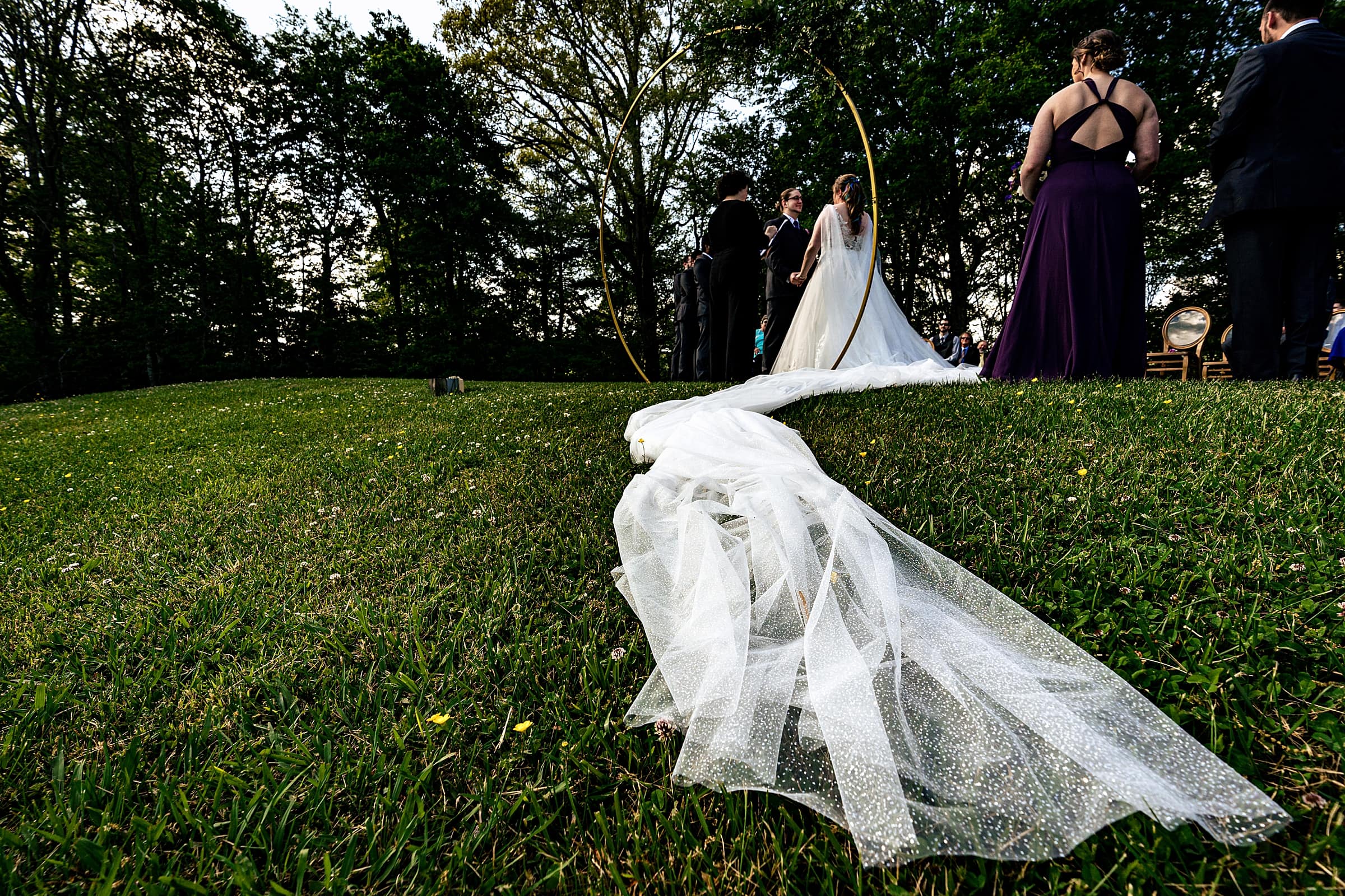 this bride's cape veil was 25 feet long!