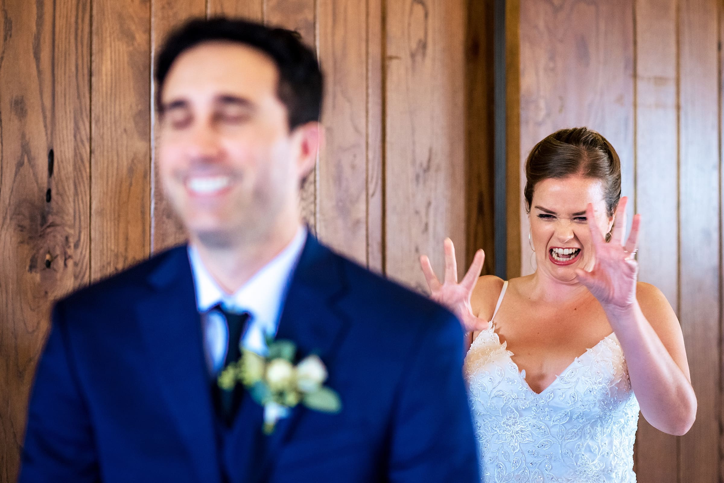 absolutely loved the reactions at this first look at this Cookery Wedding