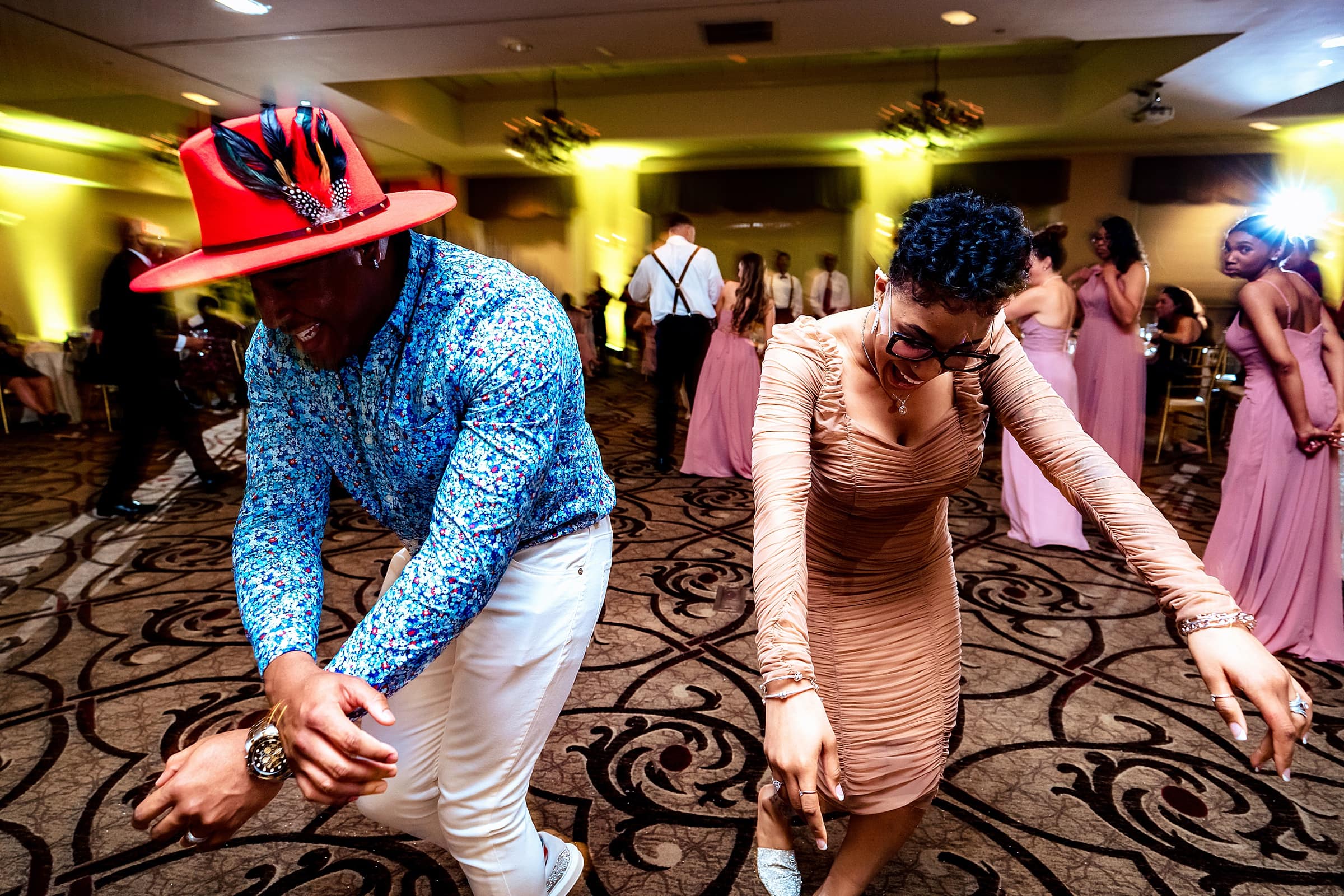 Fun dance floor at a wedding with lots of 90s hiphop and R&B | photos by Kivus & Camera