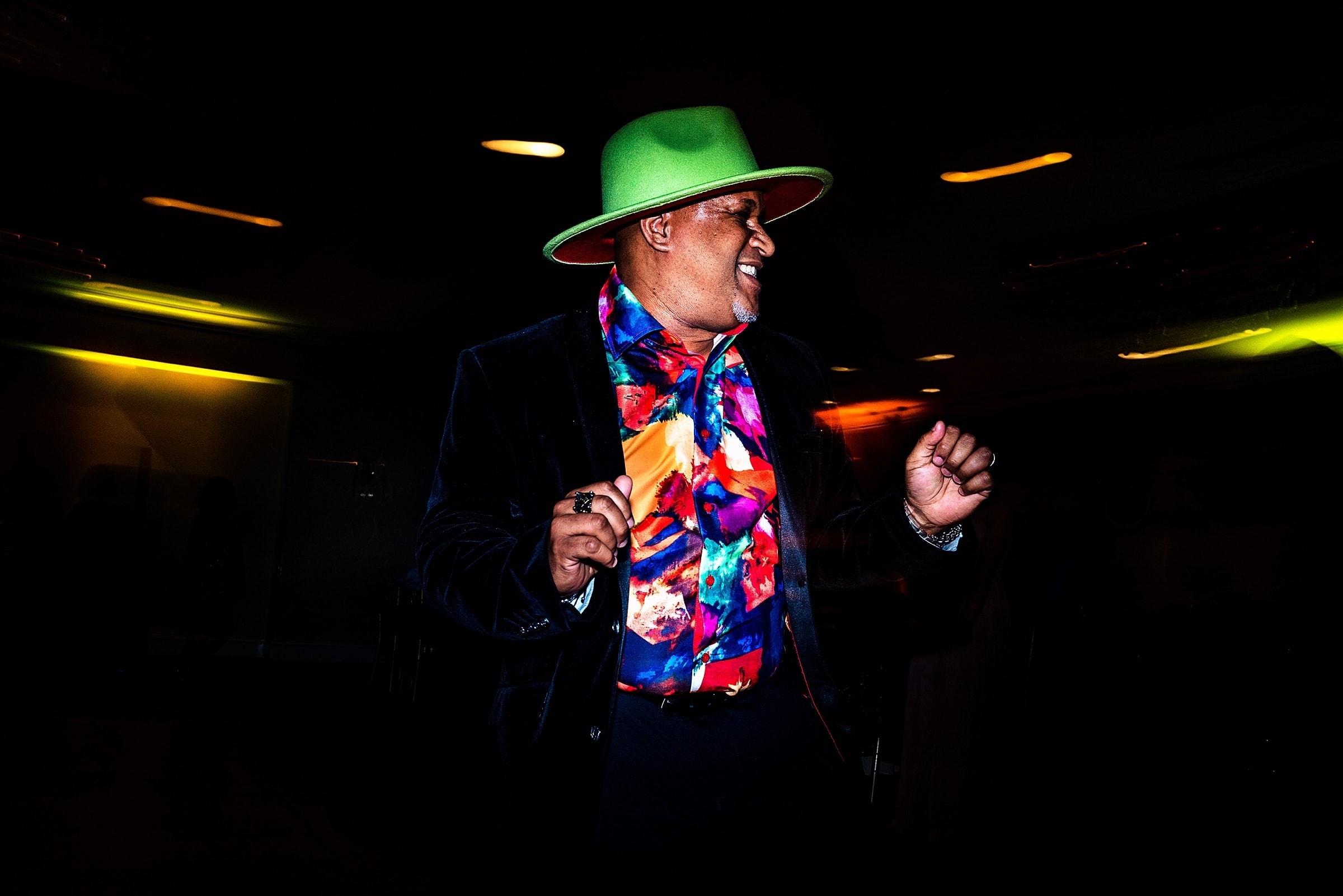 Fun dance floor at a wedding with lots of 90s hiphop and R&B | photos by Kivus & Camera