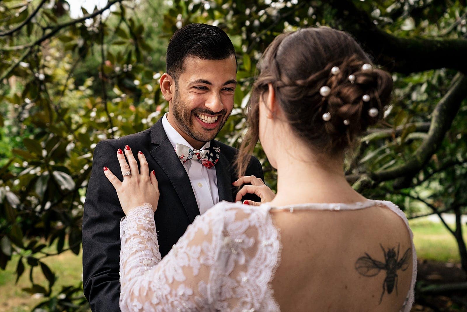 Arrowhead Inn wedding - first look under the trees