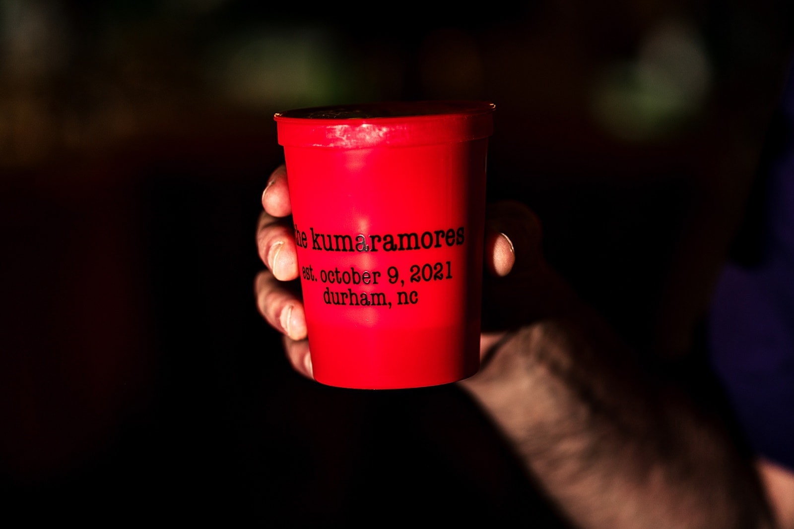 Wedding favor idea: plastic cups for everyone to get refills