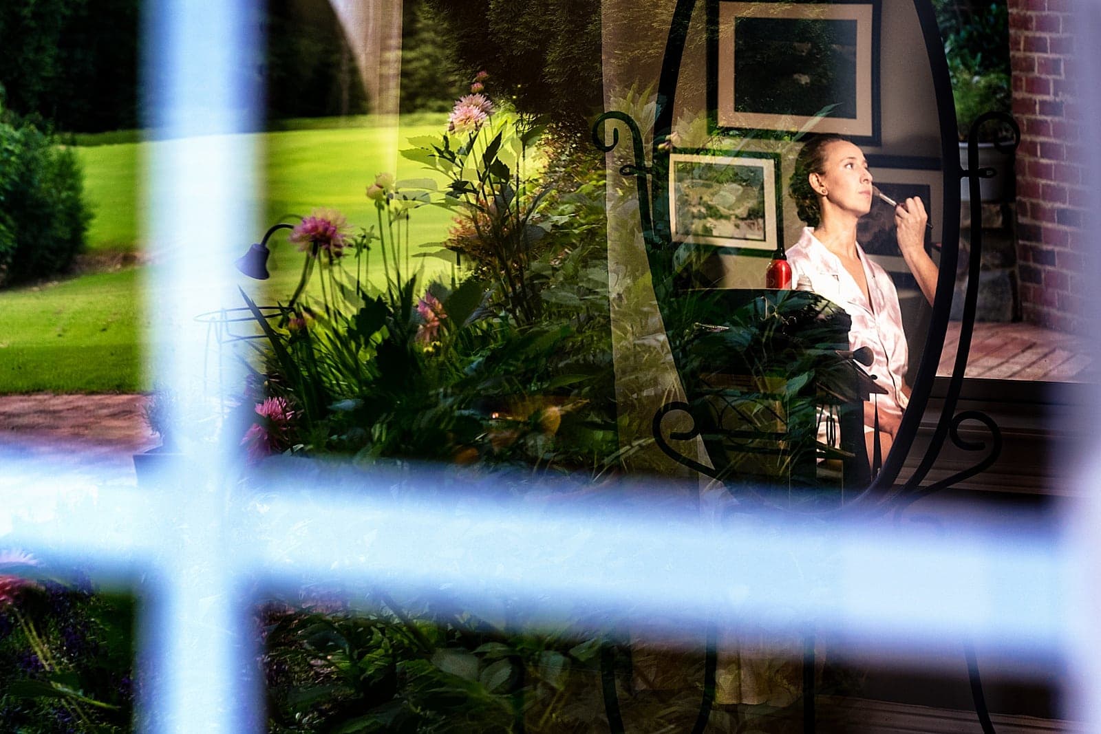 bride gets ready at the chapel hill carriage house | photos by Kivus and Camera