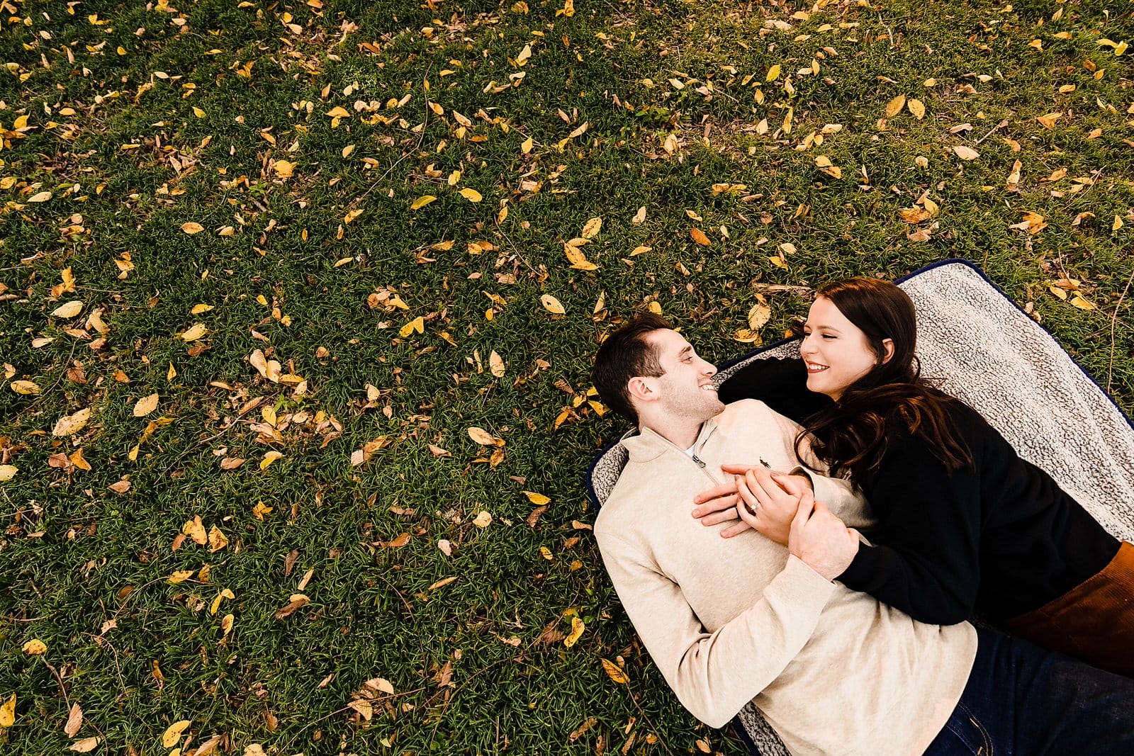 Fall engagement photo inspiration