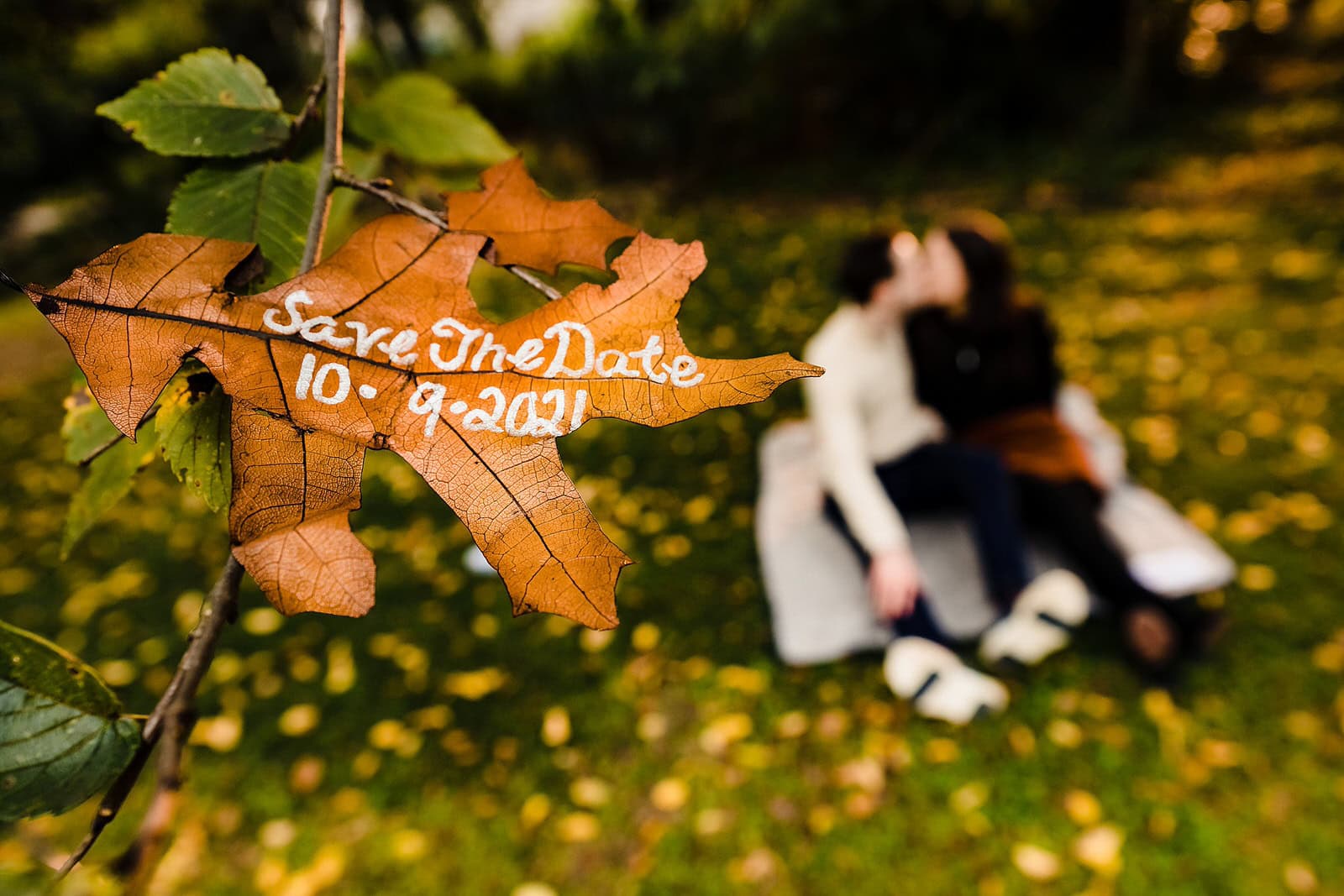 Fall engagement photo inspiration
