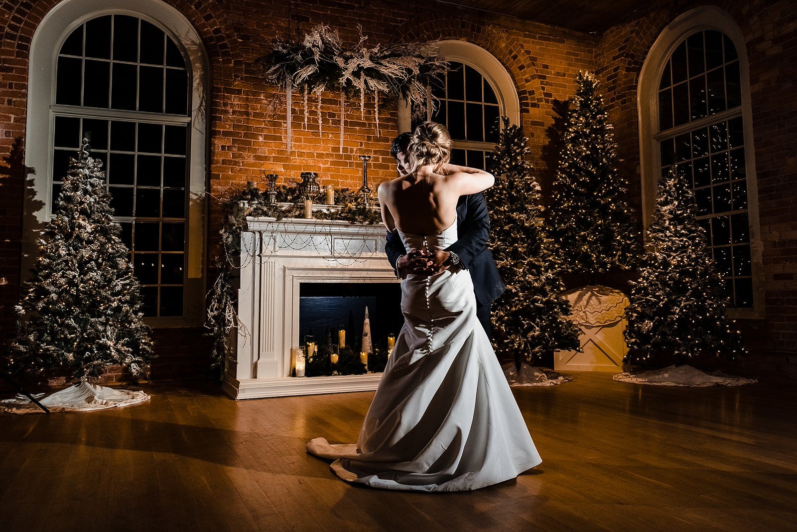 This couple chose to have a final dance with just the two of them while their guests lined up for the exit