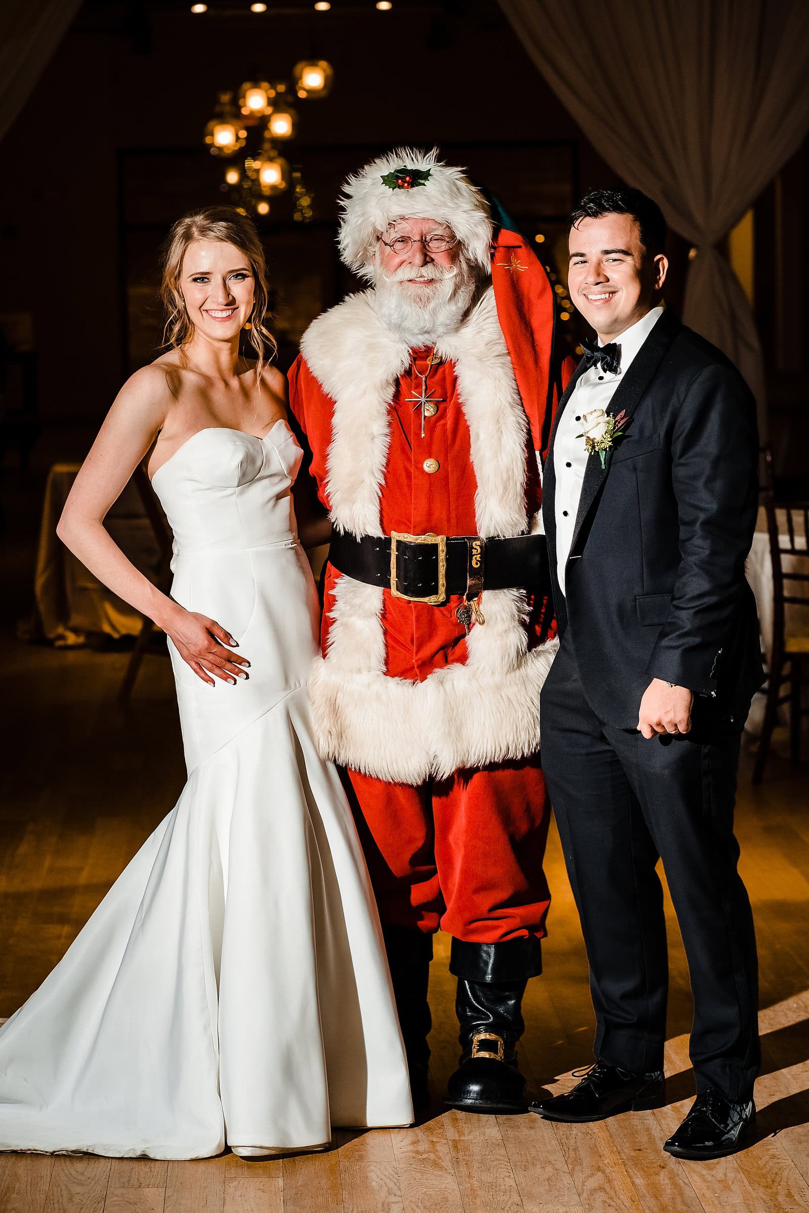 Santa came to this Christmas wedding!!