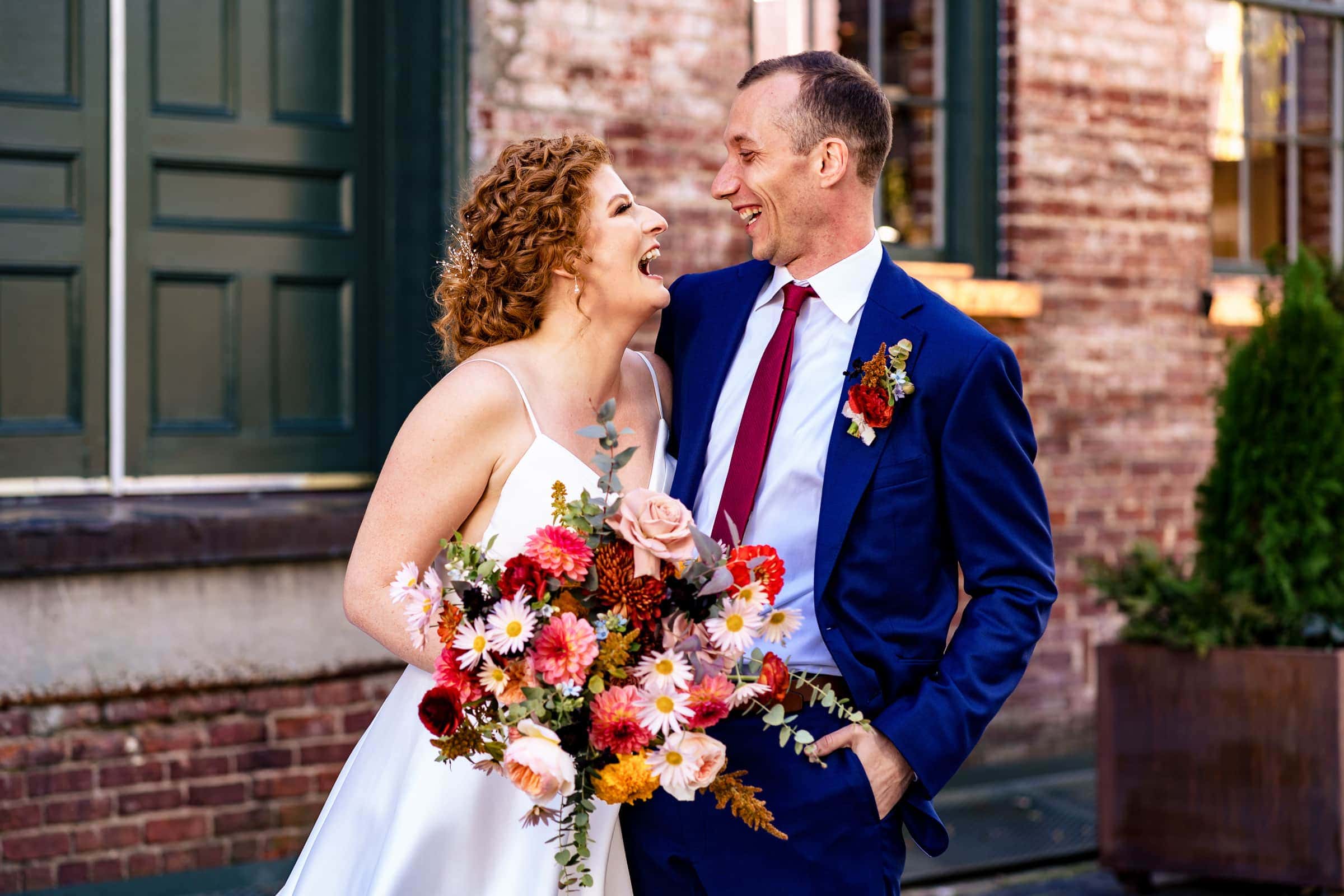 Elon wedding party - the couple met at Elon University, and most of their wedding party also went to Elon | Photos by Kivus & Camera