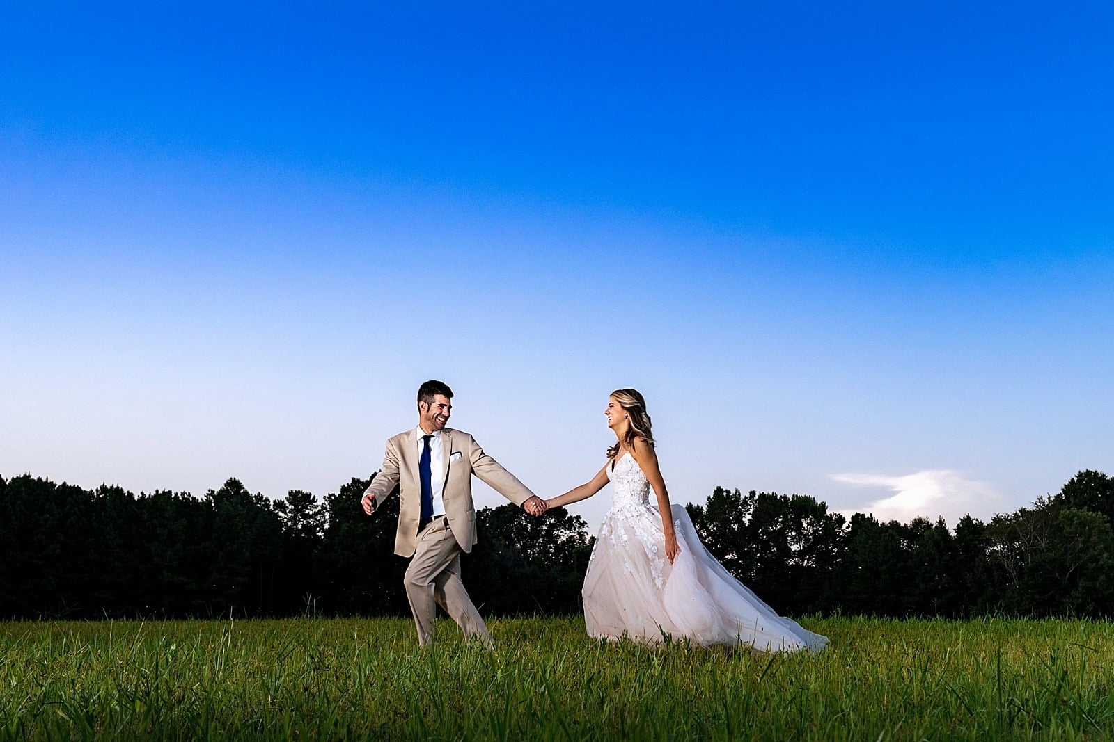 make sure you make time for golden hour portraits on your wedding day!