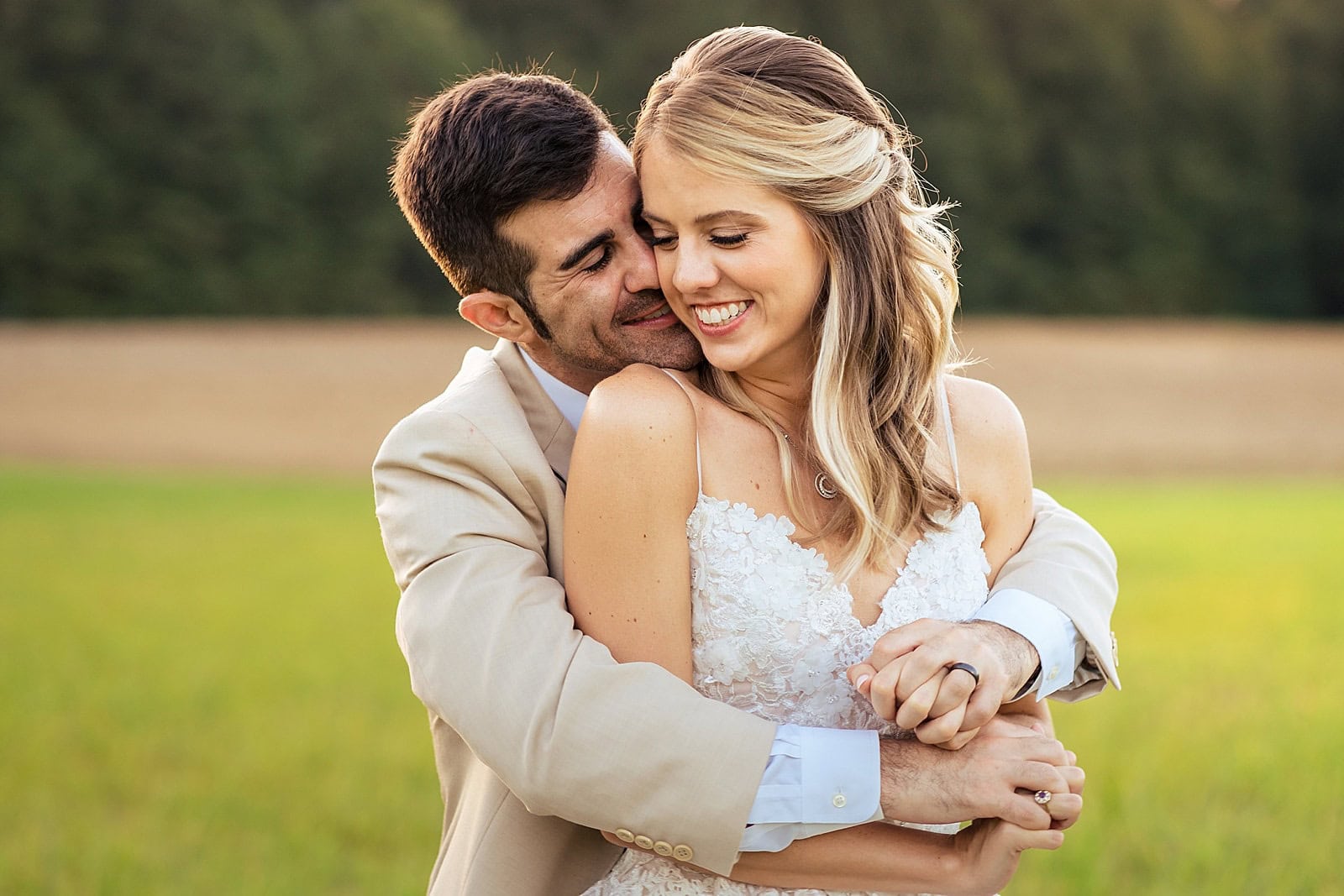 make sure you make time for golden hour portraits on your wedding day!