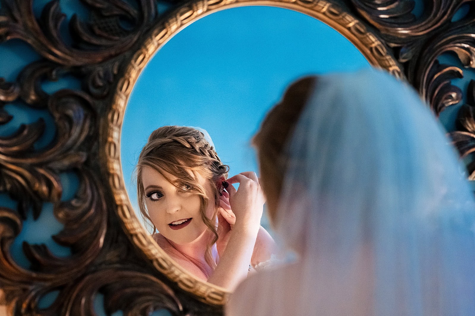 getting ready photos at the Matthews House in Cary, NC