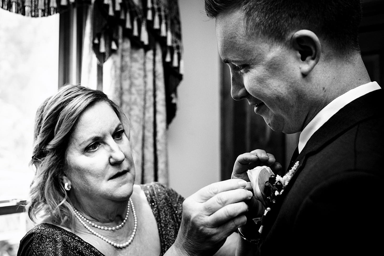 getting ready photos at the Matthews House in Cary, NC