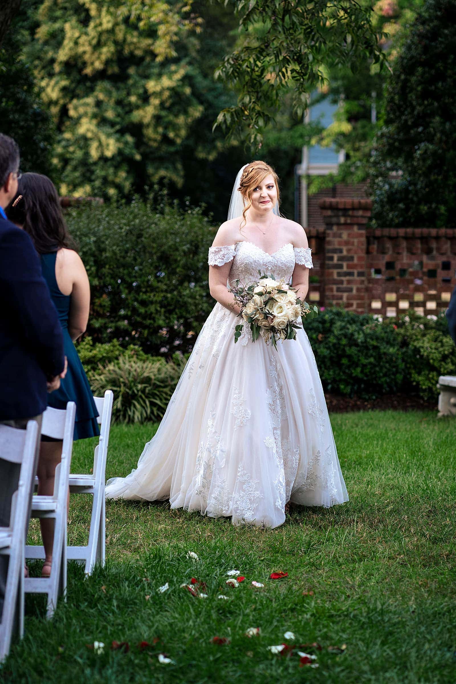 Outdoor wedding ceremony at Matthews House