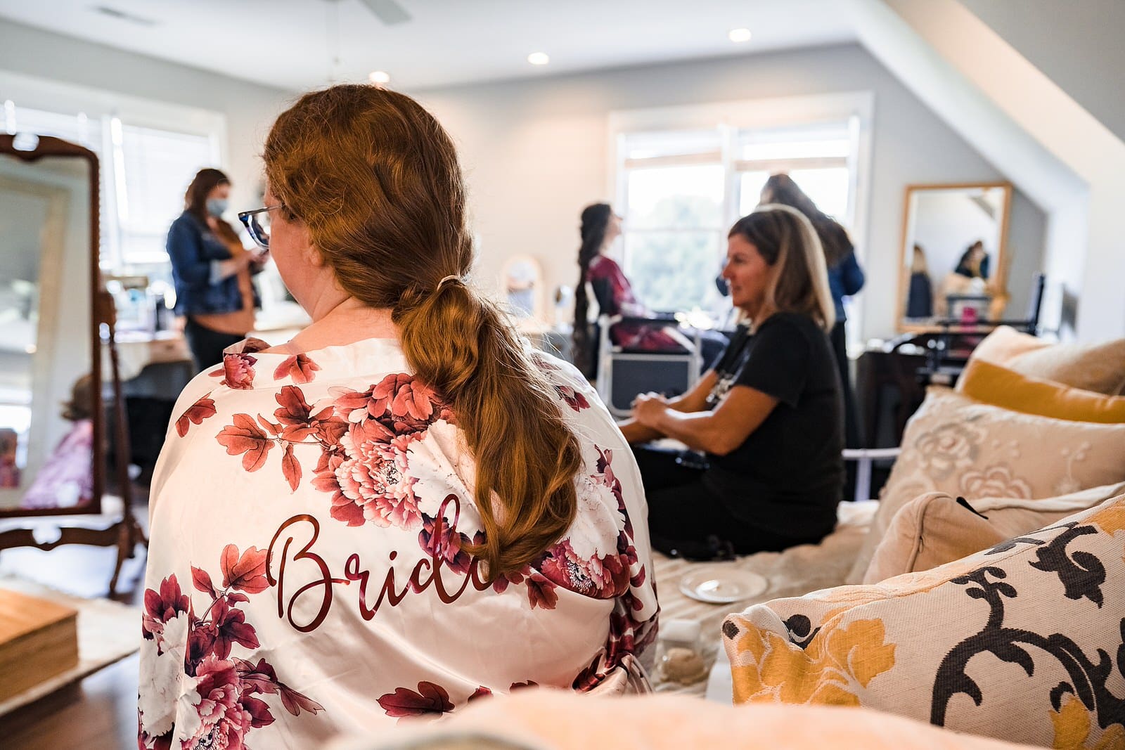 Floral bridal robe for getting ready on your wedding day
