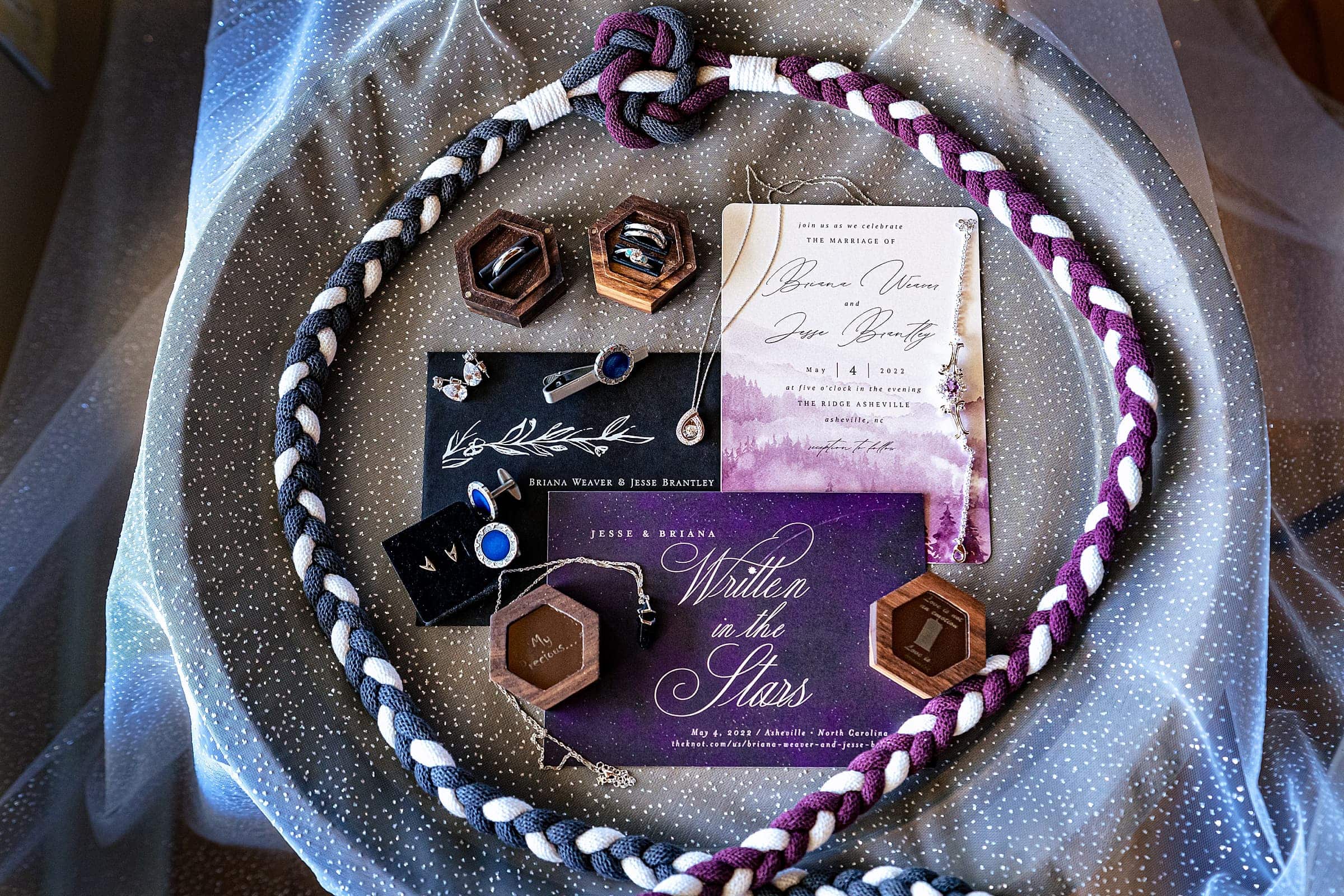 Star themed wedding - nerdy wedding details | Kivus & Camera