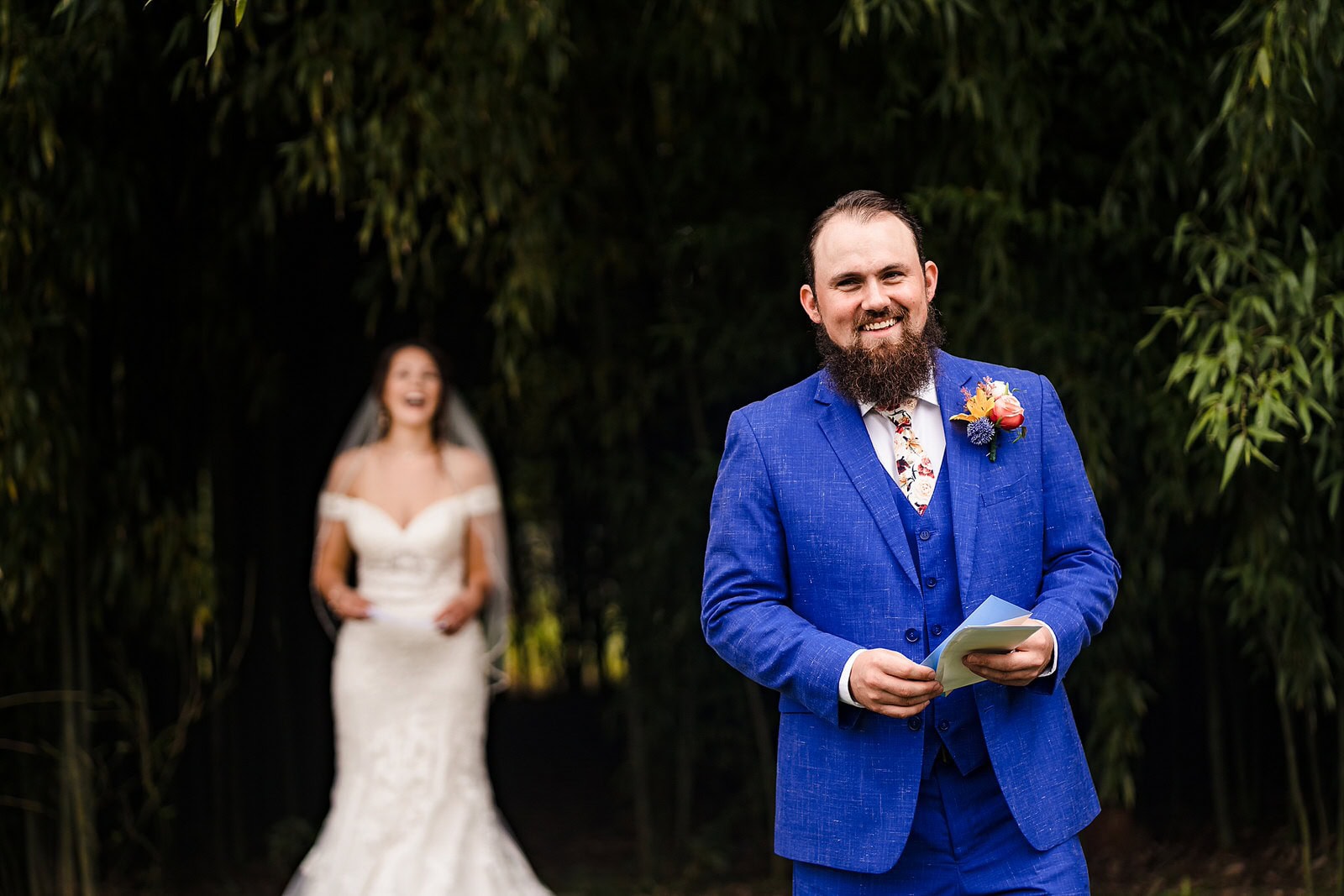 Bride and groom exchange letters before the ceremony, without the groom seeing the bride