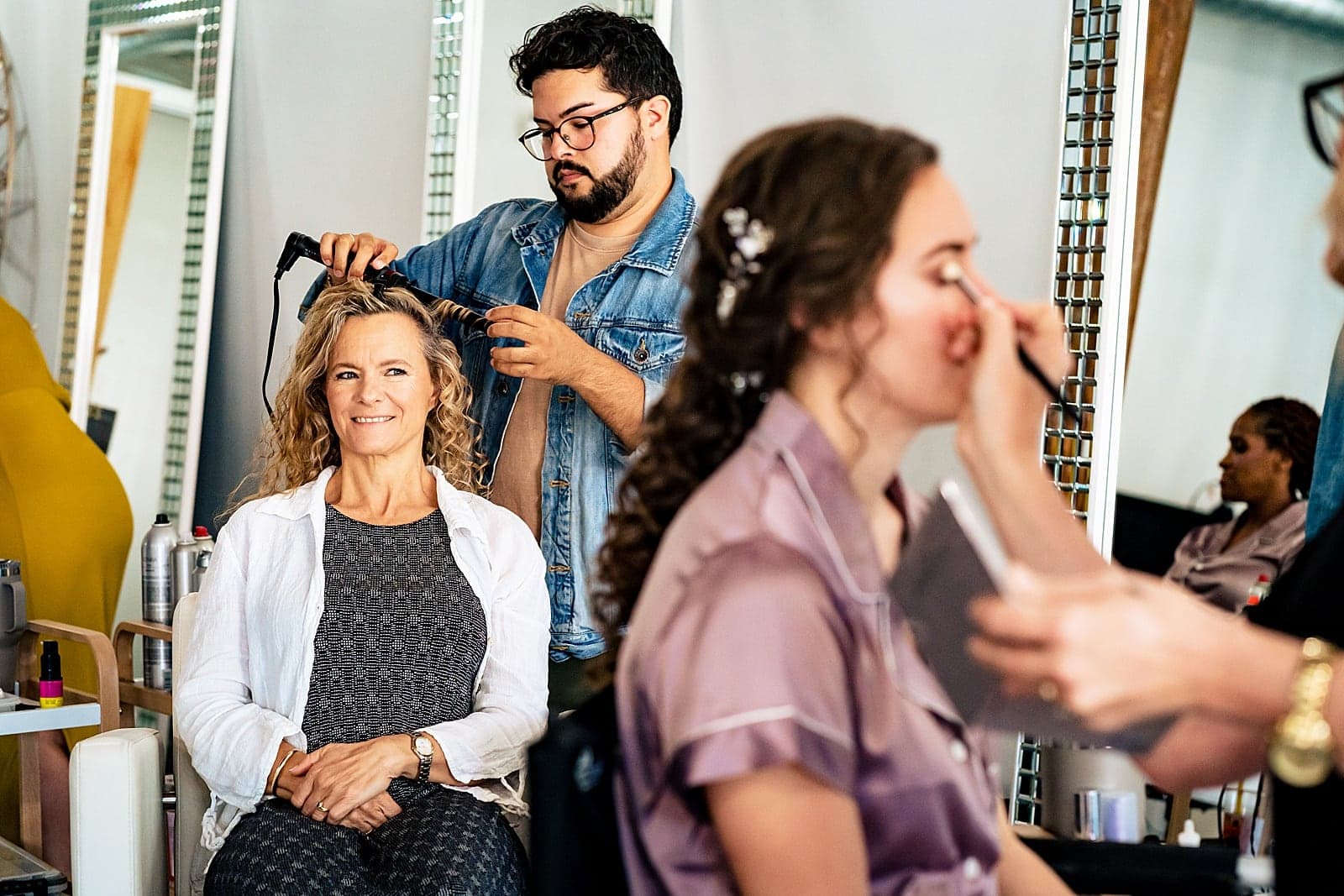 getting ready at the Magnolia Suite at the Cotton Room in downtown Durham | images by Kivus & Camera