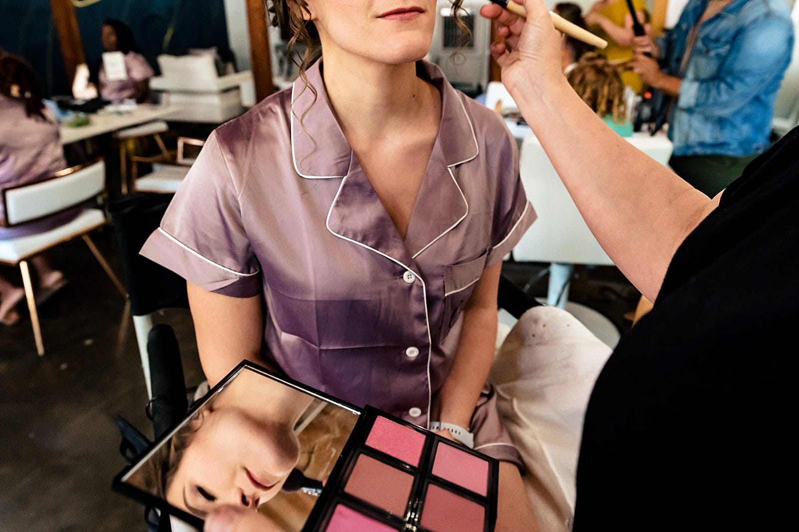 getting ready at the Magnolia Suite at the Cotton Room in downtown Durham | images by Kivus & Camera