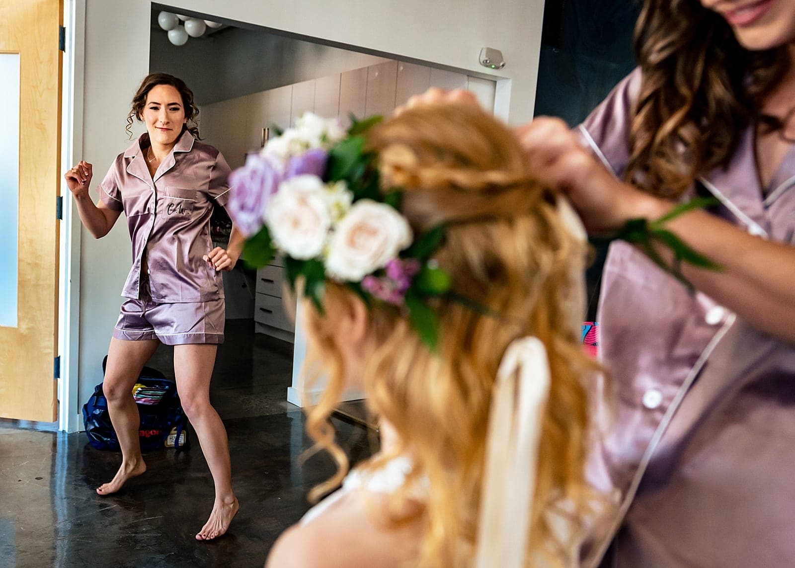 getting ready at the Magnolia Suite at the Cotton Room in downtown Durham | images by Kivus & Camera