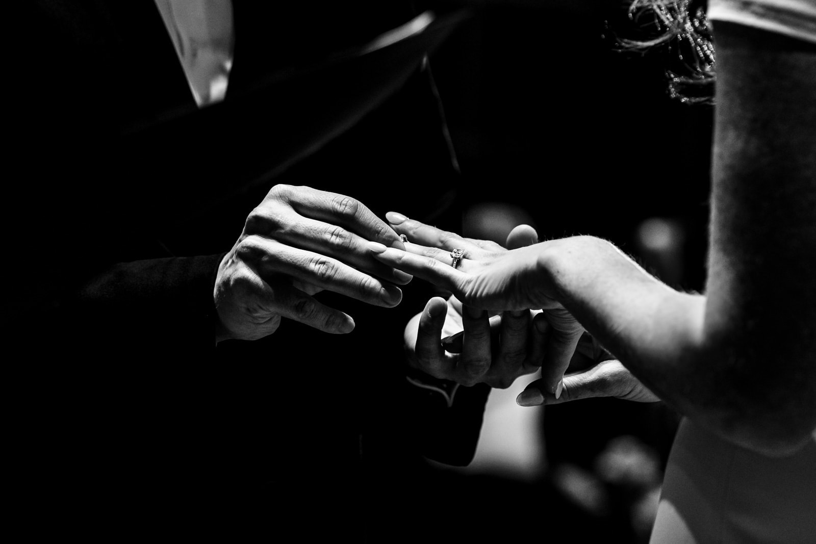 Emotional wedding ceremony | photo by Kivus & Camera